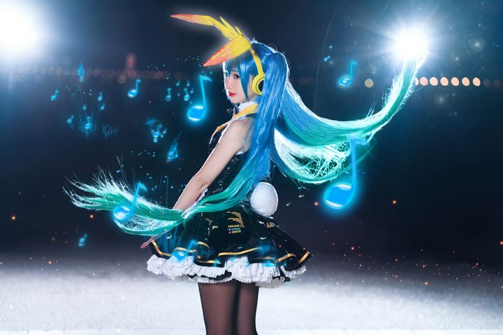 微博红人@面饼仙儿 VOL.039 初音Miku [19p+286M]预览图