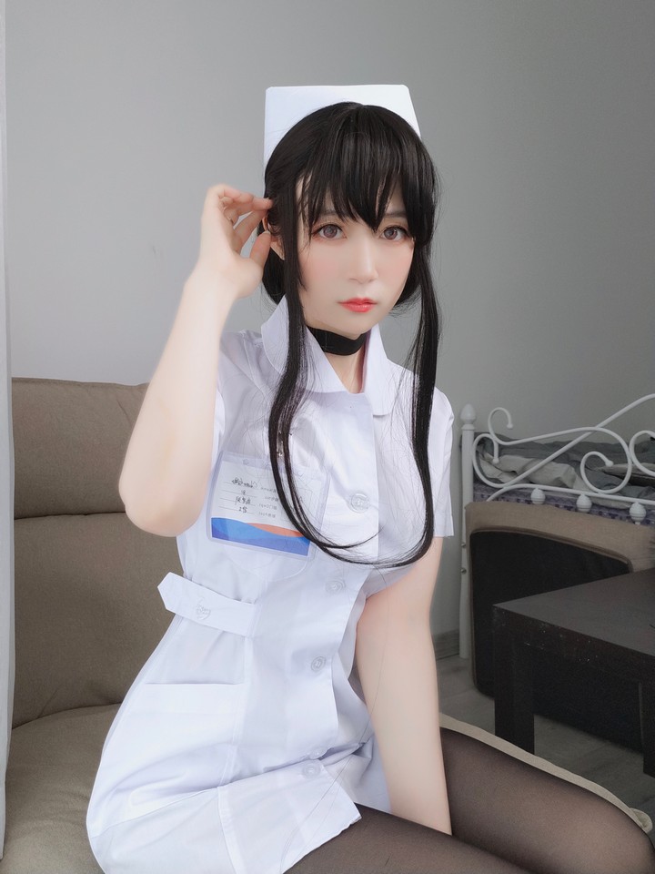 Coser@白银81 VOL.016 长发小护士 [66P3V/447MB]预览图