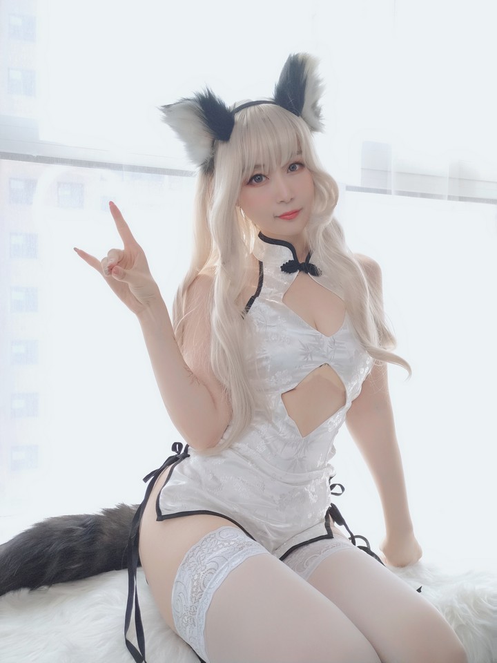 Coser@白银81 VOL.022 小白狼 [49P/3V/181MB]预览图