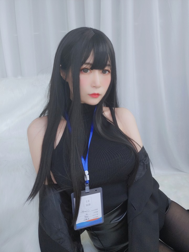 Coser@白银81 VOL.024 职场新人 [118P7V642MB]预览图