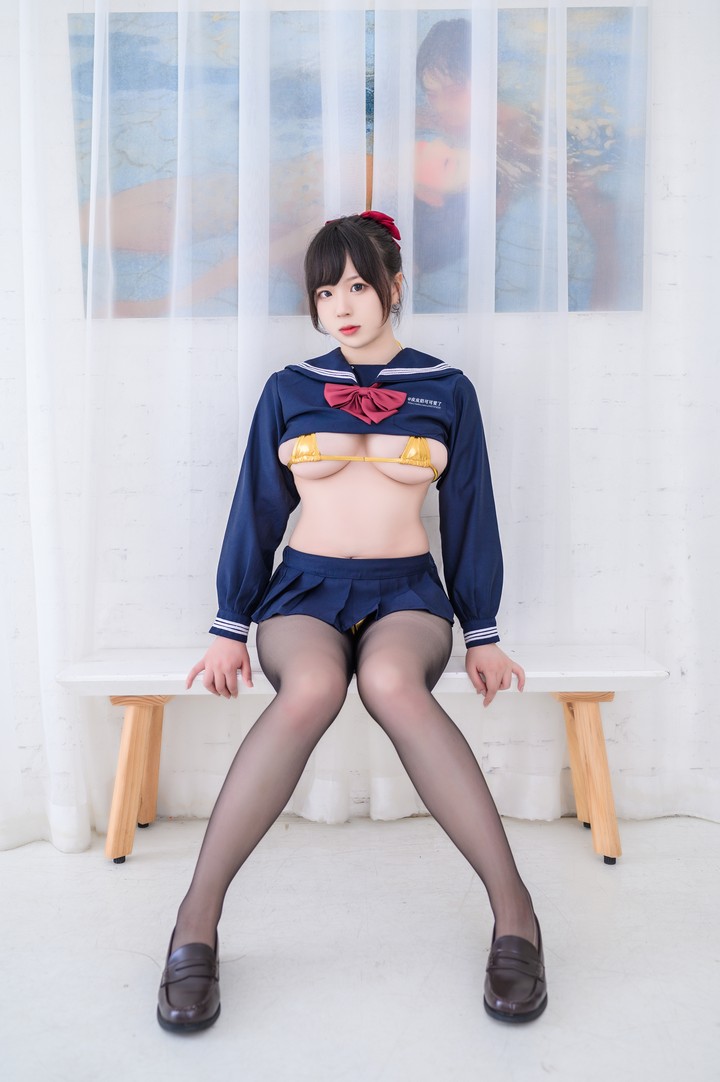 Coser@皮皮奶可可爱了啦 VOL.010 黄金内衣jk预览图