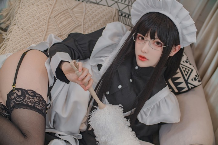 Coser@起司块wii VOL.007 传统黑丝女仆预览图