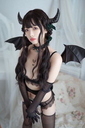 人气动漫Coser@雯妹不讲道理官方预览图