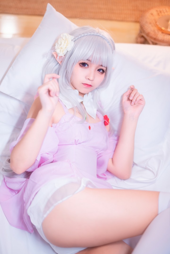 Coser@蠢沫沫 VOL.001 艾米莉亚的睡衣预览图