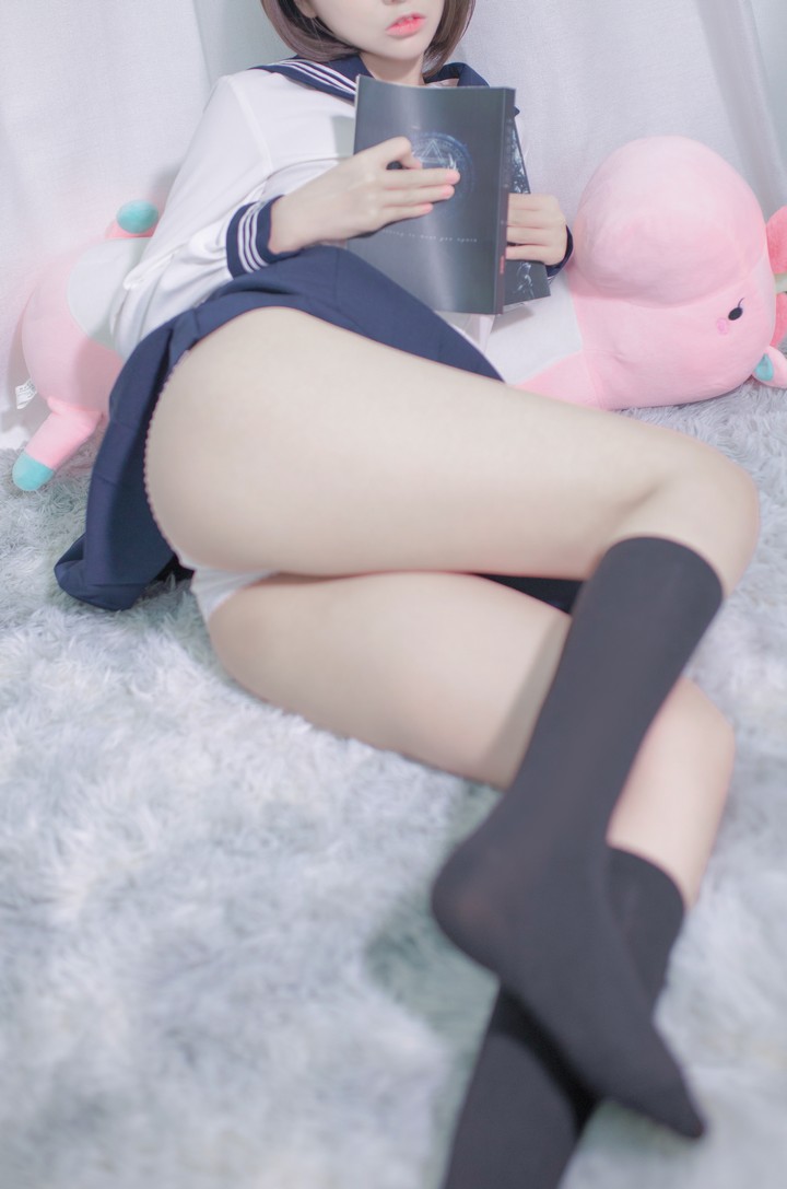 Coser@疯猫ss VOL.054 居家JK [40P550M]预览图