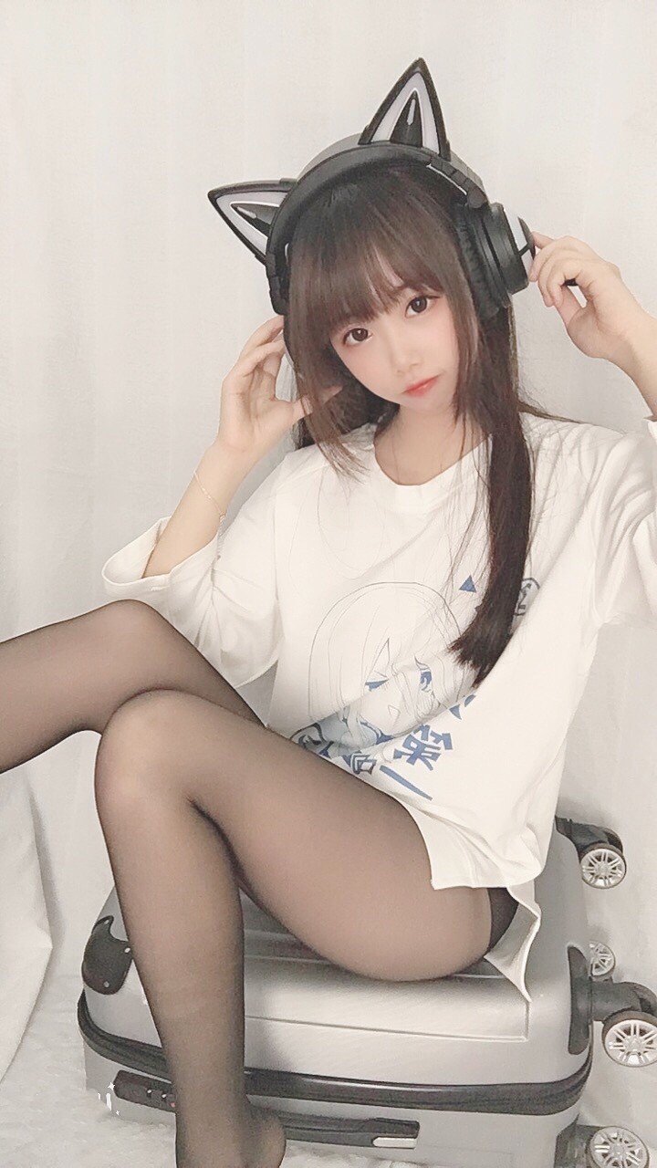 Coser@雪琪 VOL.016 SAMA 干物妹自拍图包31P+4mp4+赠送浴巾自拍预览图