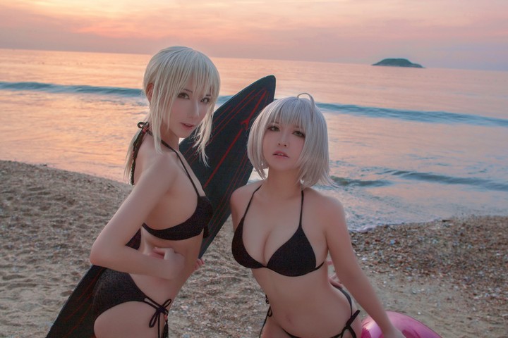 Coser@半半子 VOL.003 索索 海边泳装 [40P-45M]预览图