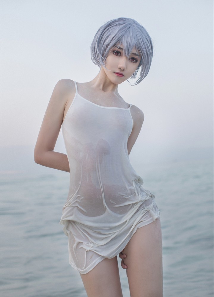 Coser@南桃Momoko VOL.017 绫波丽白裙预览图