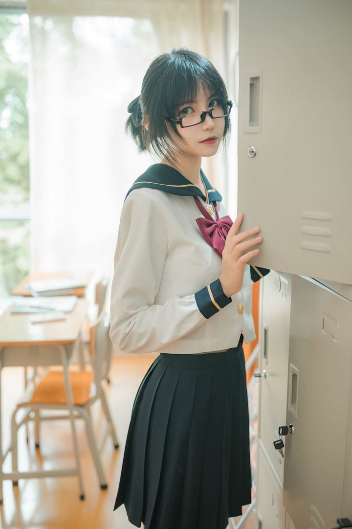 Coser@逐月Su VOL.011 自宅jk [34P-11MB]预览图