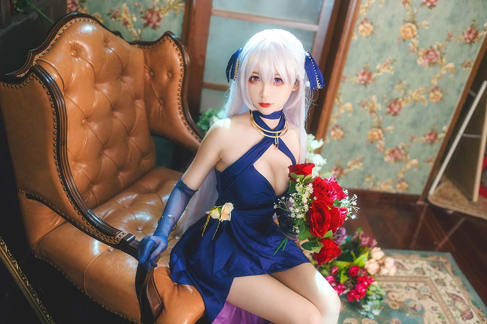 Coser@樱落酱w VOL.001 - 贝法礼服[12P／226MB]预览图