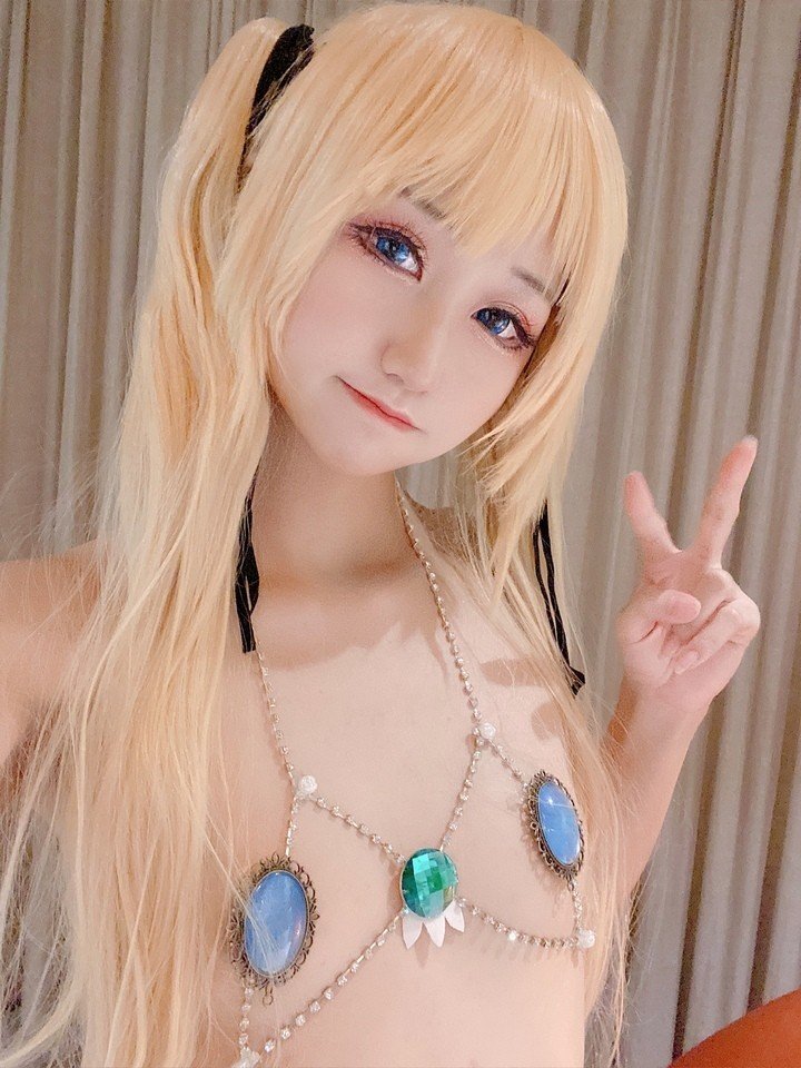 Coser@越南妹KuukoW VOL.016 玛丽罗斯 自拍预览图