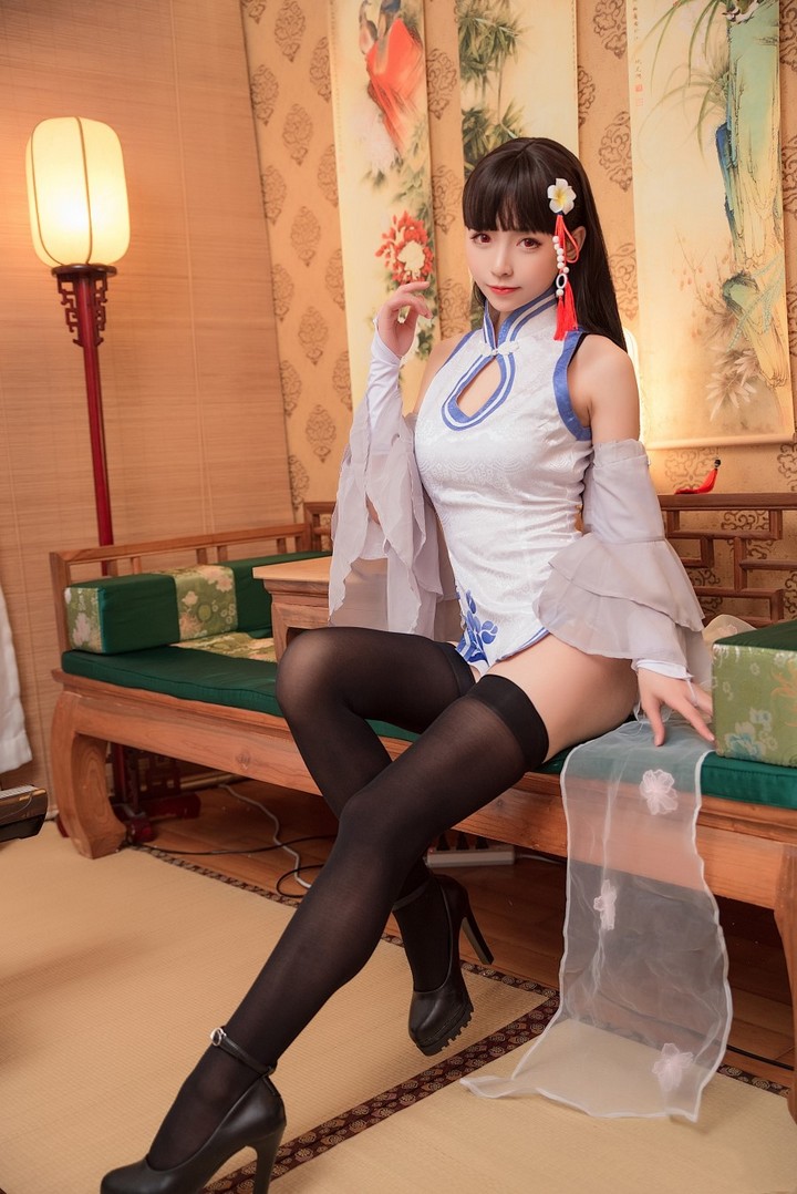 Coser@大大卷卷小卷 VOL.008 - 黑丝旗袍[8P／125MB]预览图