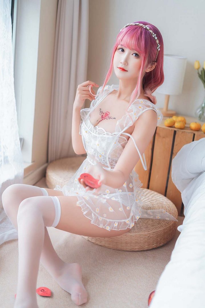 Coser@三度_69 VOL.010 雏菊围裙[47P／336MB]预览图