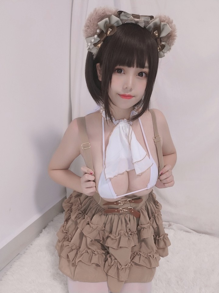 Coser@蜜汁猫裘 VOL.053 小熊[52P4V-173MB]预览图