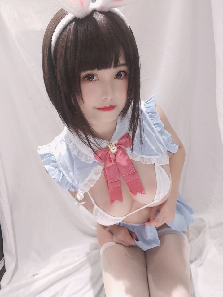 Coser@蜜汁猫裘 VOL.054 小白兔自拍档 [30P-96MB]预览图