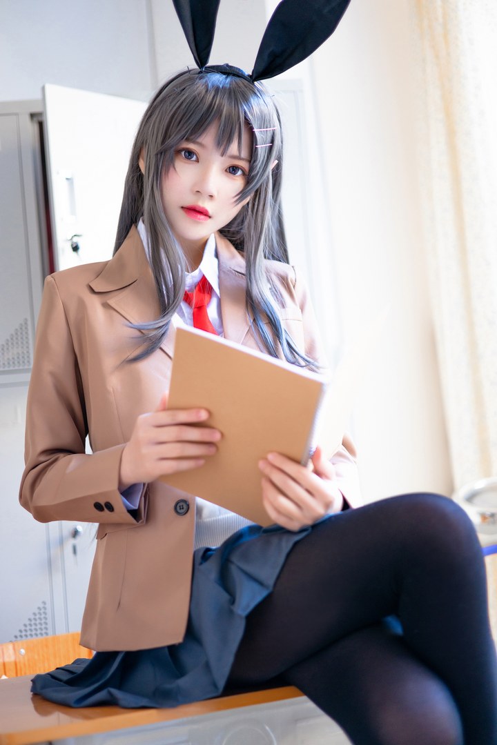 Coser@桜桃喵 VOL.120 麻衣学姐制服 [52P-482MB]预览图