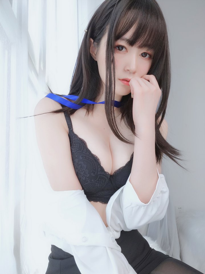 Coser@白银81 VOL.047 制服[125P8V-1.09GB]预览图