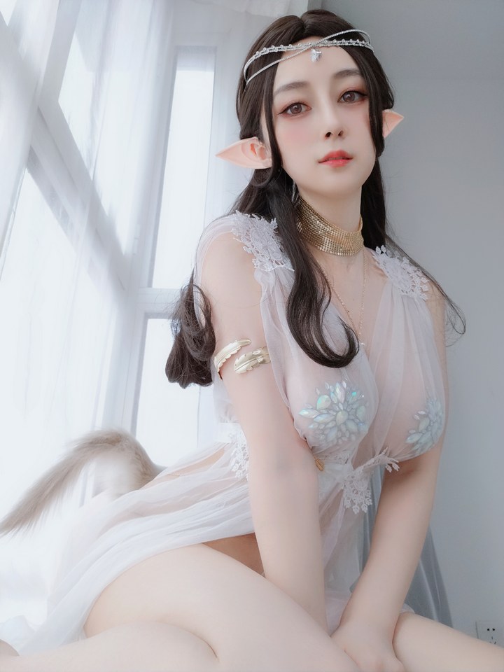 Coser@白银81 VOL.081 精灵宝石内衣[70P-164MB]预览图