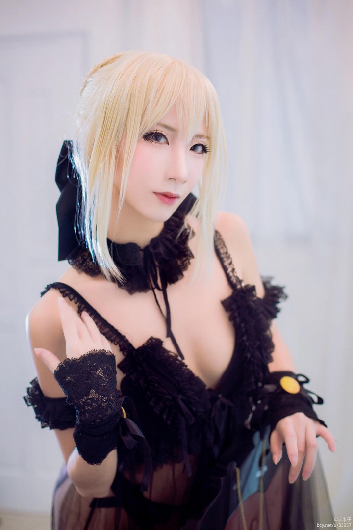 Coser@半半子 VOL.026 黑化Saber[15P-4MB]预览图