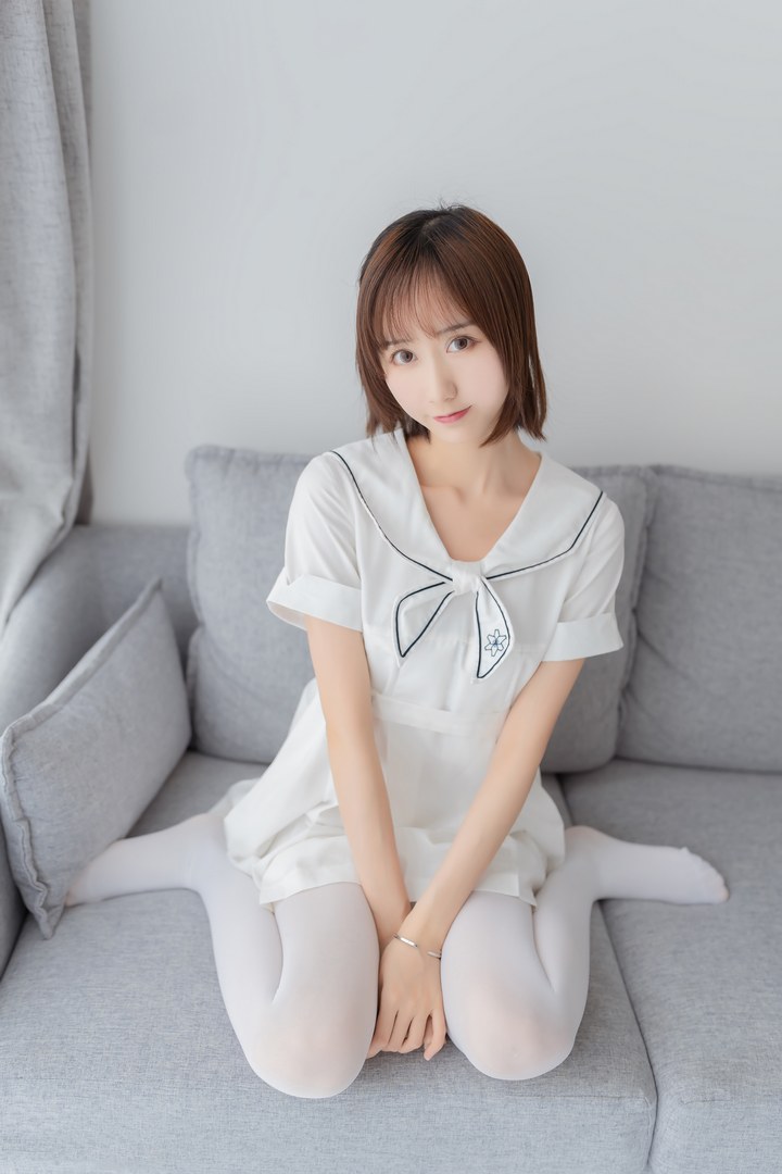 Coser@木绵绵OwO VOL.065 纯情白裙[40P-166MB]预览图