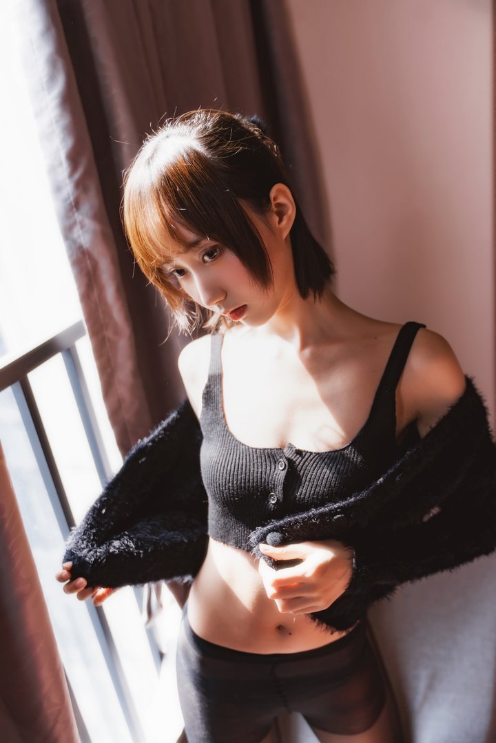 Coser@木绵绵OwO VOL.072 黑丝私房2套[83P-1.57MB]预览图