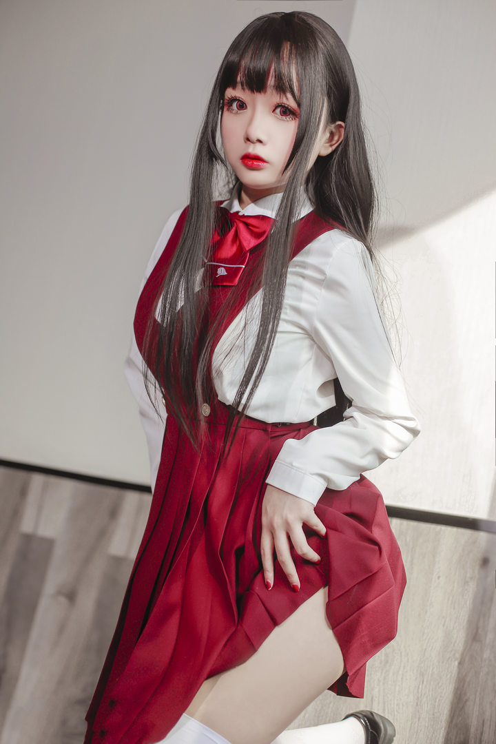 Coser@日奈娇 VOL.004 JK少女红裙 [28P-276MB]预览图