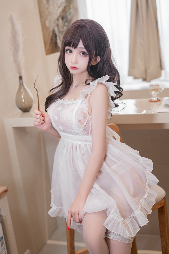 Coser@日奈娇 VOL.016 围裙人妻 [97P1G]预览图