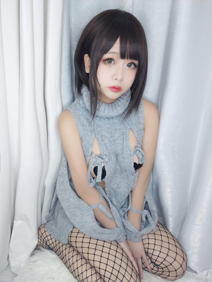 Coser@日奈娇 VOL.046 露背毛衣[36P／170MB]预览图