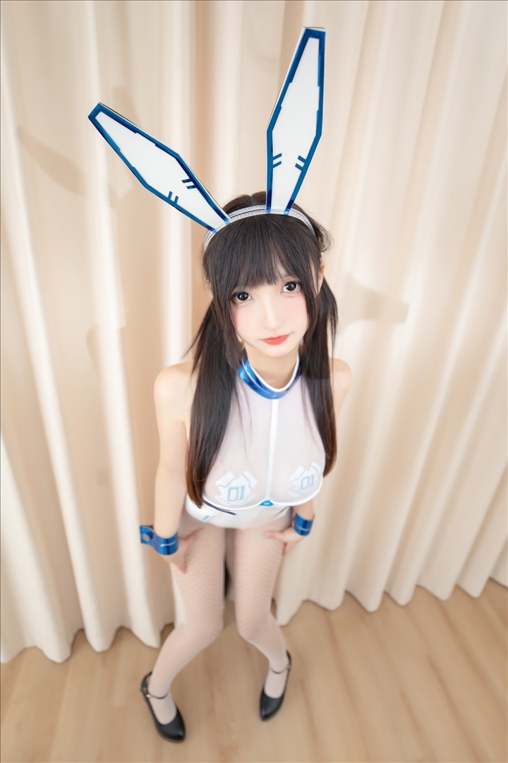 Coser@神楽板真冬 VOL.153 赛博战兔[75P-222.9M]预览图