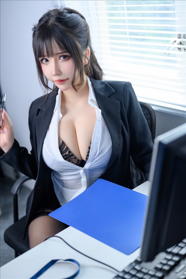 Coser@抱走莫子Aa VOL.040 OL太太[57P-1V-1.9G]预览图