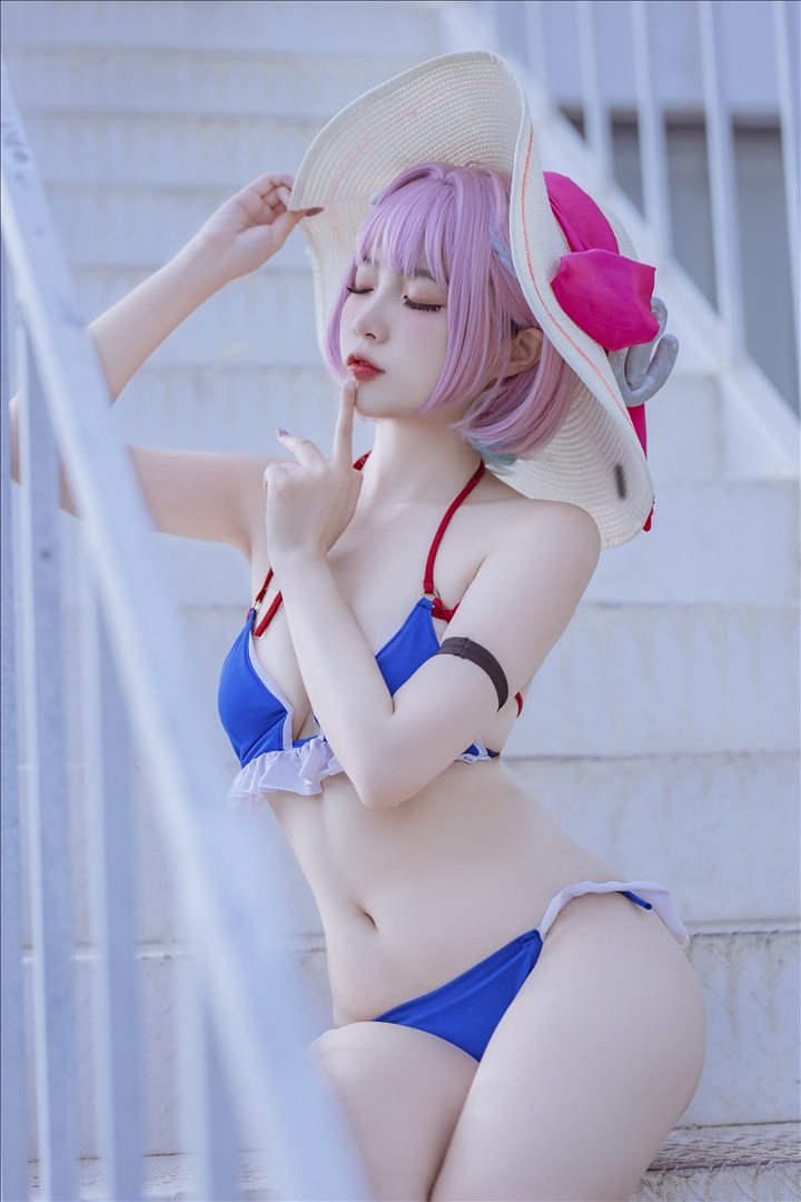 Coser@二佐Nisa VOL.142 碧蓝航线-塔尔图泳装[27P-151.6M]预览图