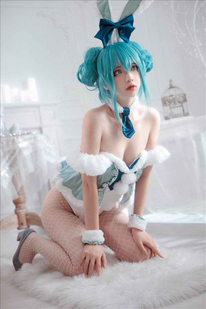 Coser@疯猫Ss  VOL.105 miku初音兔女郎 [25P-343MB]预览图