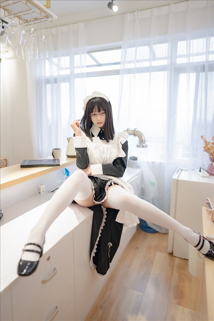 Coser@过期米线线喵 VOL.103 女仆长 [28P-72MB]预览图