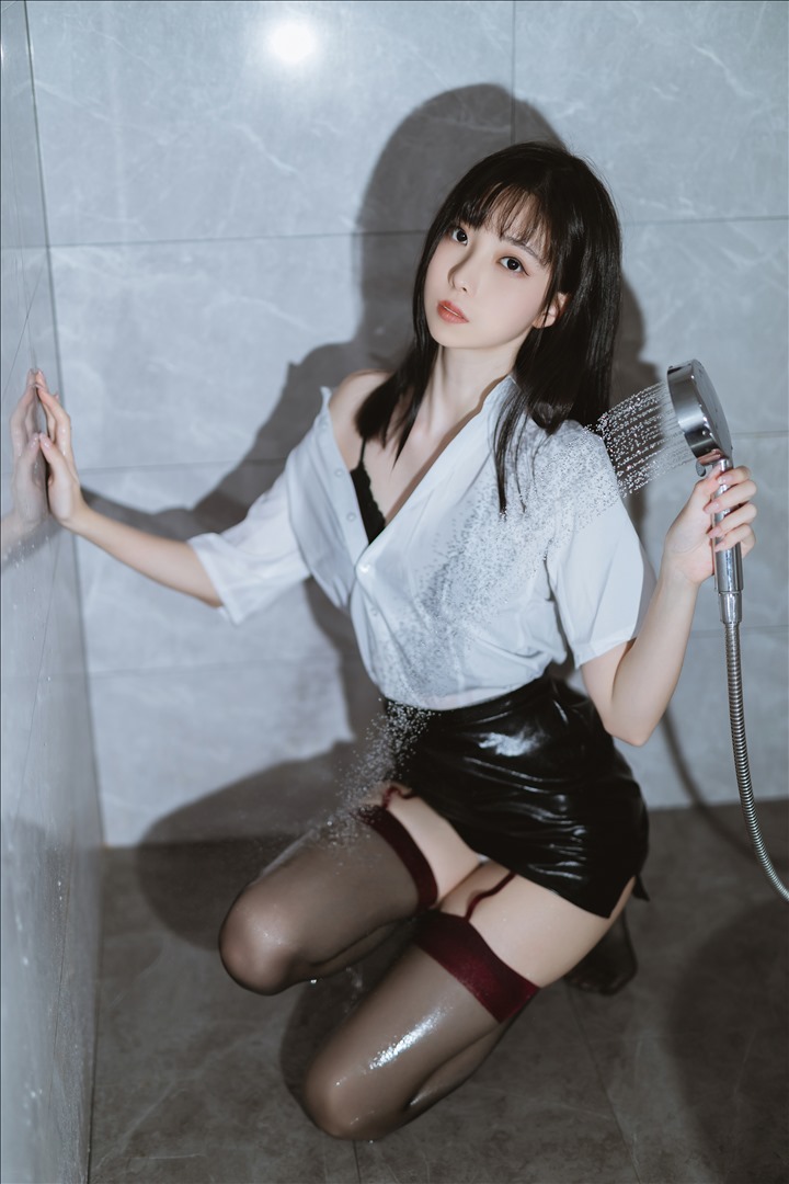 人气Coer@许岚LAN – NO.034 OL短裙[54P-2V-376.3M]推荐预览图