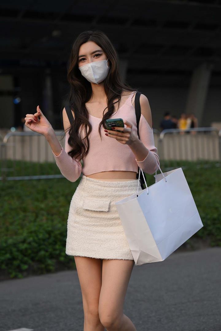 精选街拍Ⅱ作品 VOL.4339 白色短裙[35P／88MB]推荐预览图