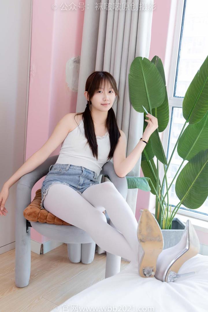 [BoBoSocks袜啵啵]VOL.582 香菜-高跟鞋、厚白丝、裸足[152P+1V／5.82GB]推荐预览图