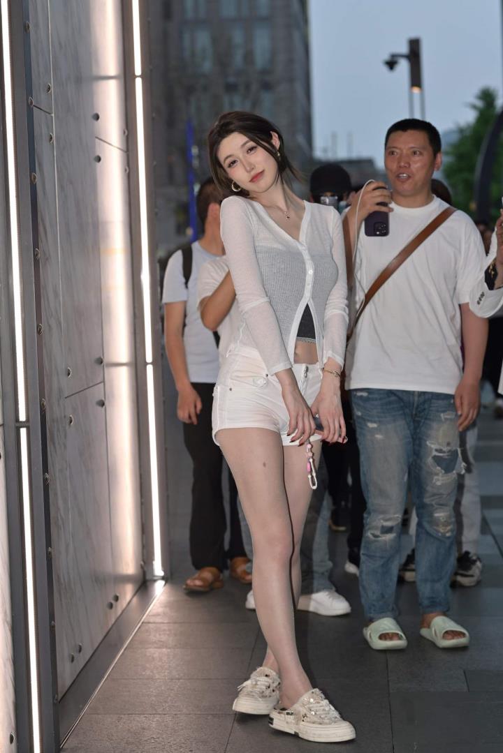 精选街拍Ⅱ作品 VOL.4595 甜美可爱白色短裤[132P／319MB]推荐预览图