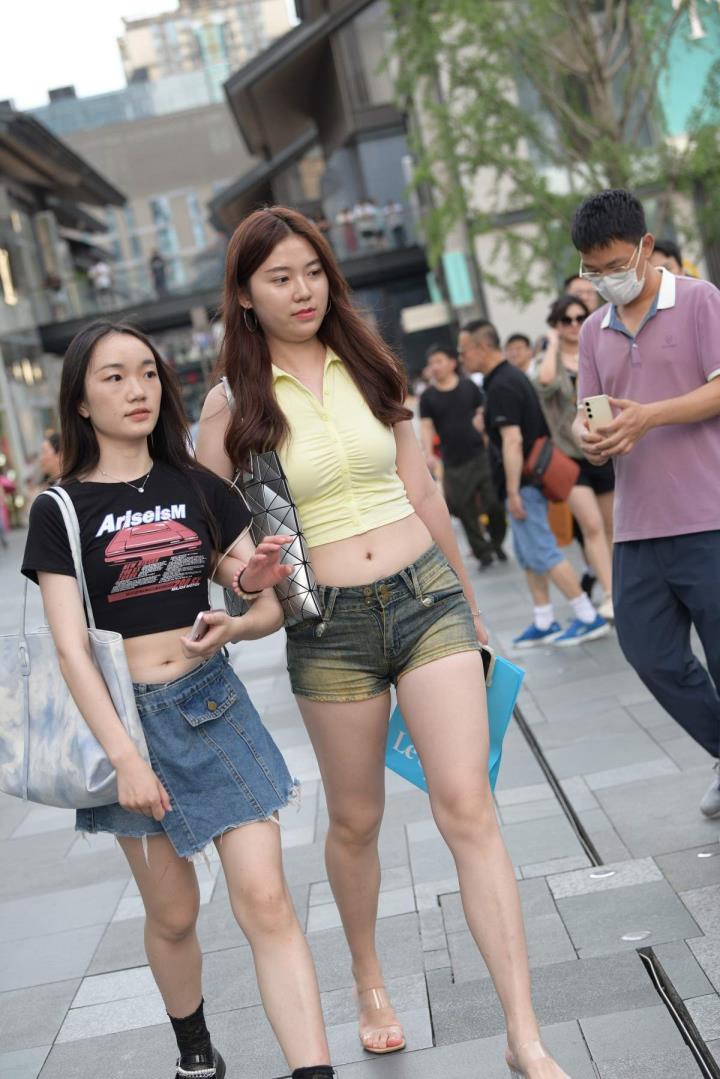 精选街拍Ⅱ作品 VOL.4598 温婉牛仔短裤[156P／452MB]推荐预览图