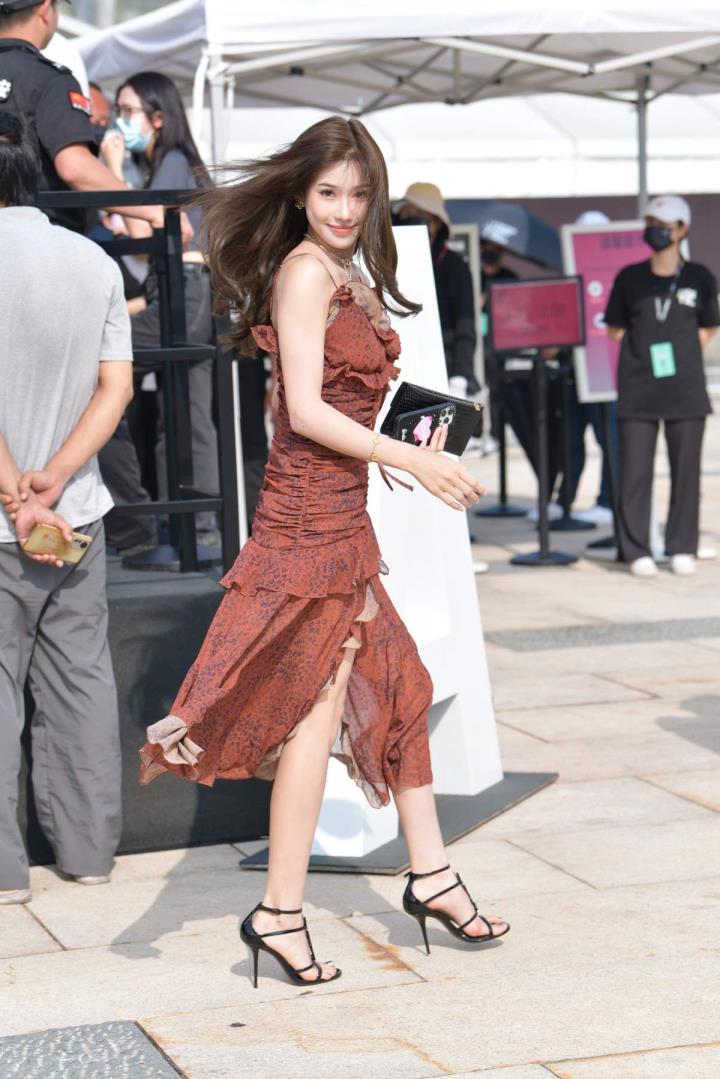 精选街拍Ⅱ作品 VOL.4600 迷人气质女神[53P／136MB]推荐预览图