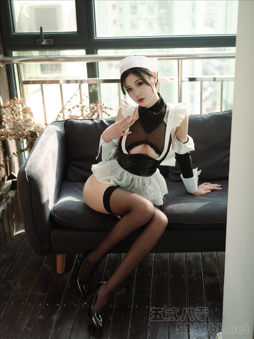 一米八的大梨子 – NO.035 吊带袜女仆 [13P-41MB]推荐预览图